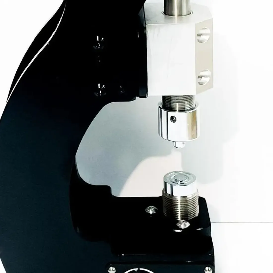 EYE-MTB_2.Eyelet-Machine-Dies-SP4.webp