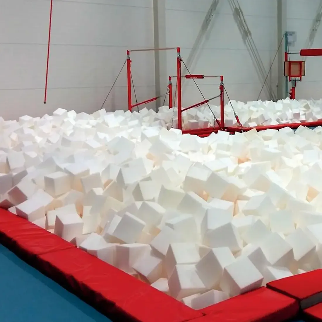 [FOZ-PC-16110-150-BUN] Gymnasium 150mm Foam Pit Cubes WHITE (Full Bun - 900pcs)
